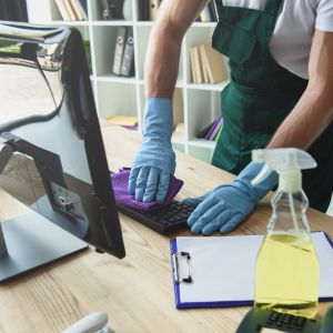 Jasa Cuci Sofa dan Springbed di Poligon